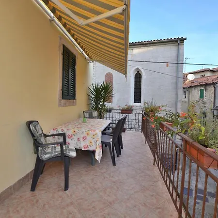 Stari Grad * لوفغان