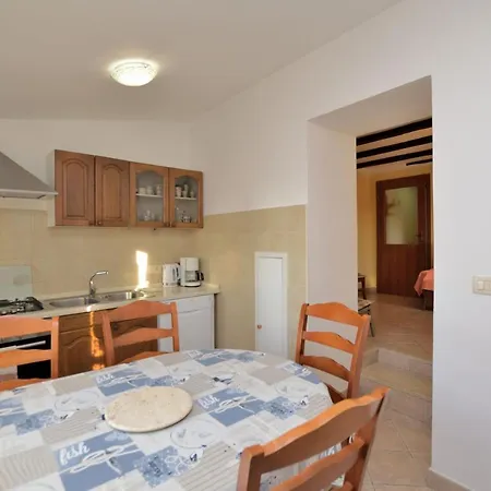 아파트 Stari Grad 로브란